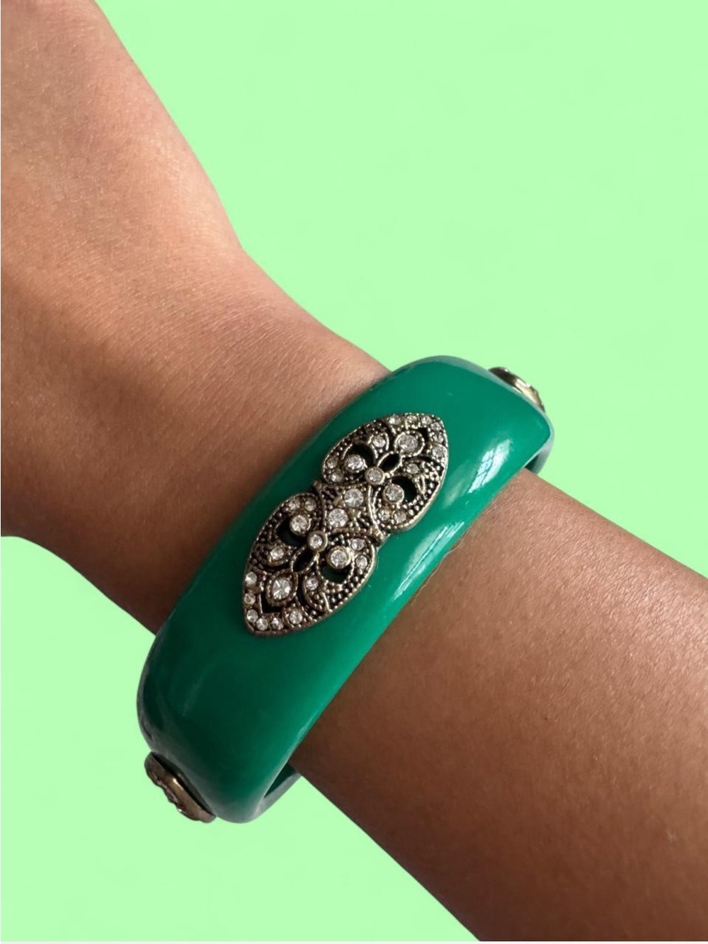 Premier Designs "Roaring Chic" Green Acrylic Bangle Bracelet - Size 8 - Picture 5 of 8